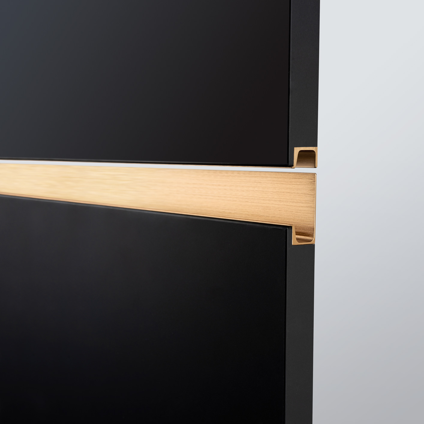 0127-0163_JEY2_brushed_gold_with_JEY